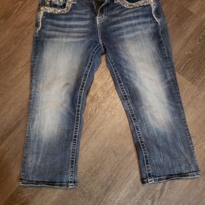 Miss me  mid rise easy crop capris